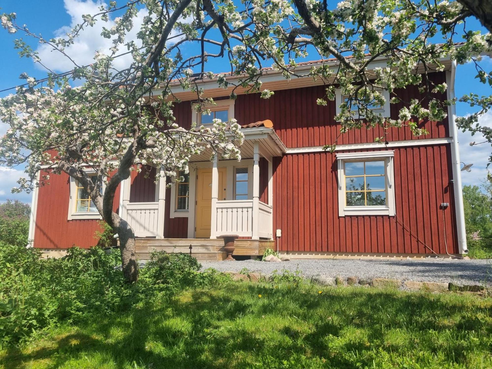 Saellinge House - Cozy Villa With Fireplace And Garden Close To Упсала Екстериор снимка