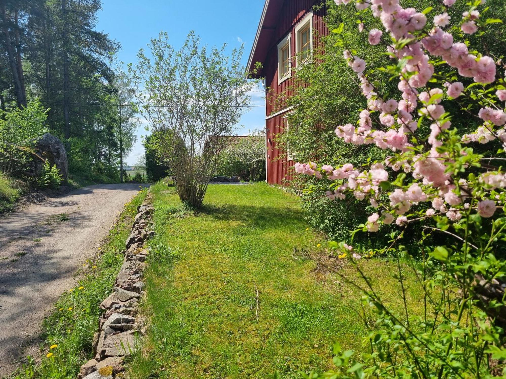 Saellinge House - Cozy Villa With Fireplace And Garden Close To Упсала Екстериор снимка