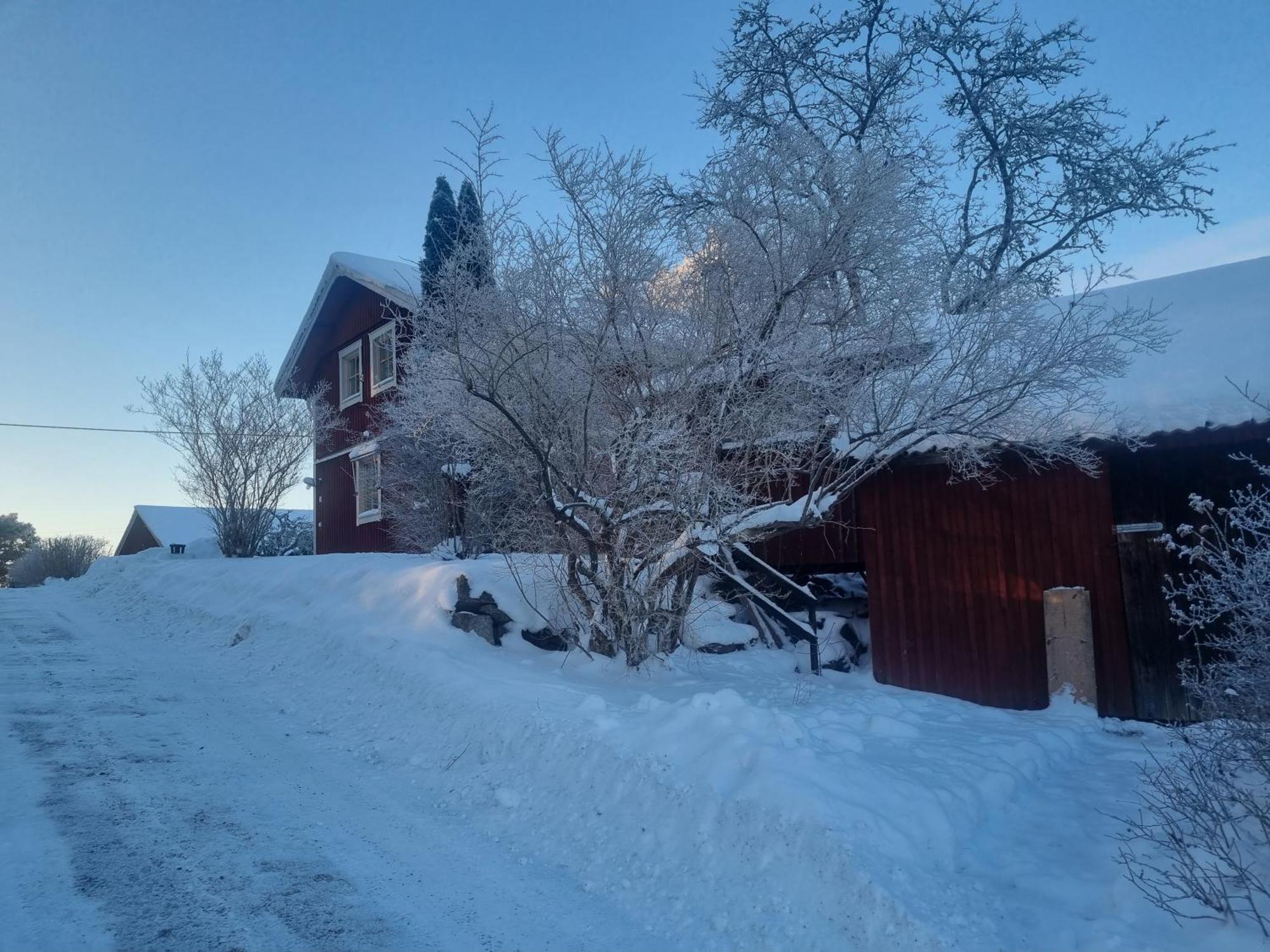 Saellinge House - Cozy Villa With Fireplace And Garden Close To Упсала Екстериор снимка