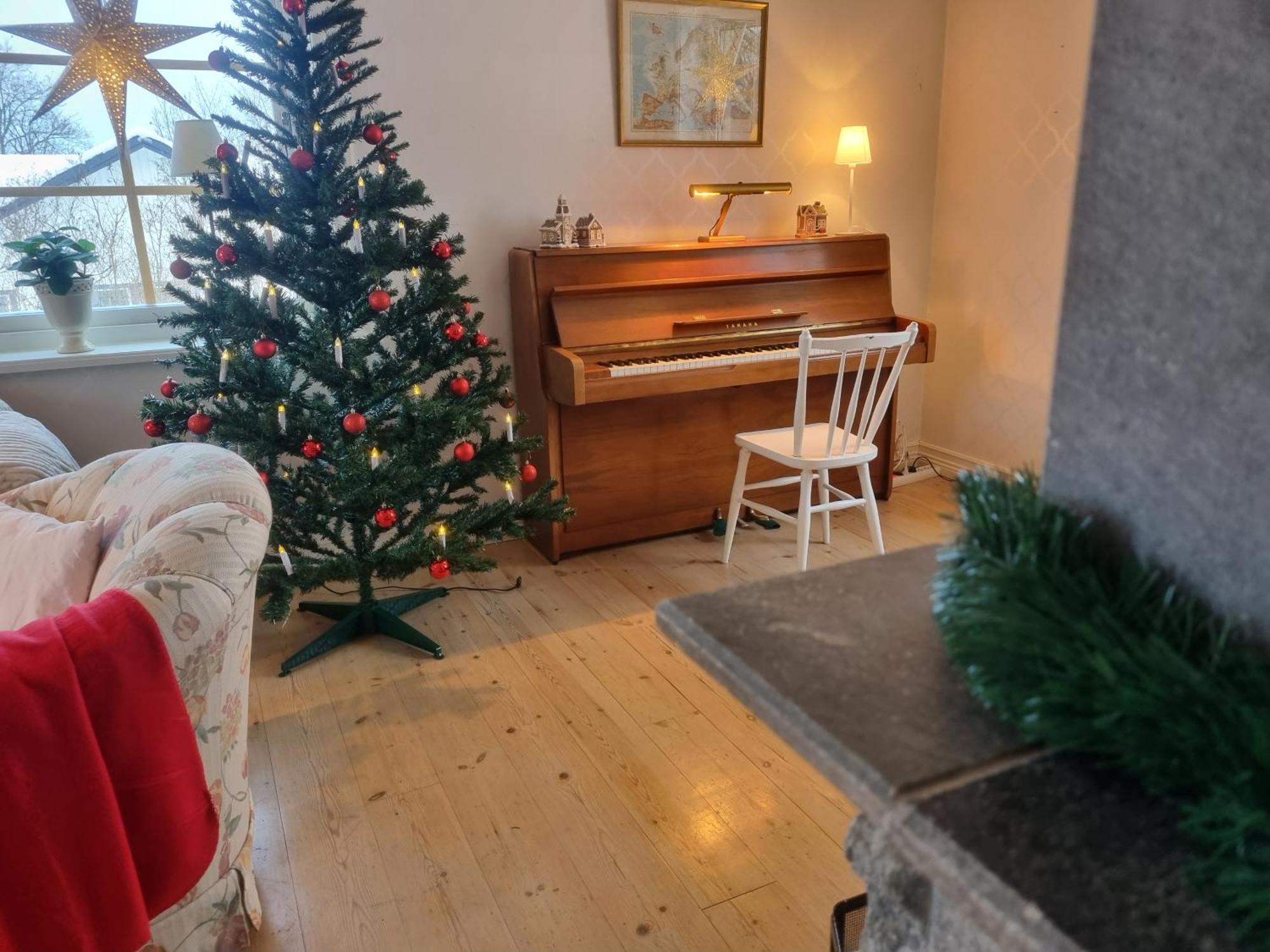 Saellinge House - Cozy Villa With Fireplace And Garden Close To Упсала Екстериор снимка