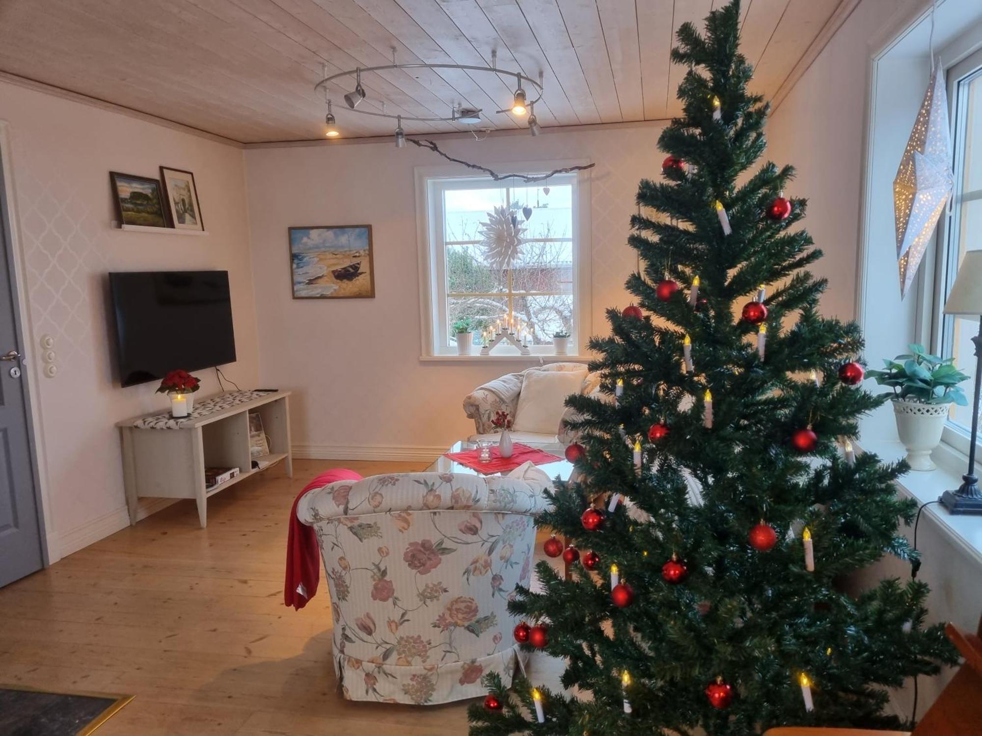Saellinge House - Cozy Villa With Fireplace And Garden Close To Упсала Екстериор снимка