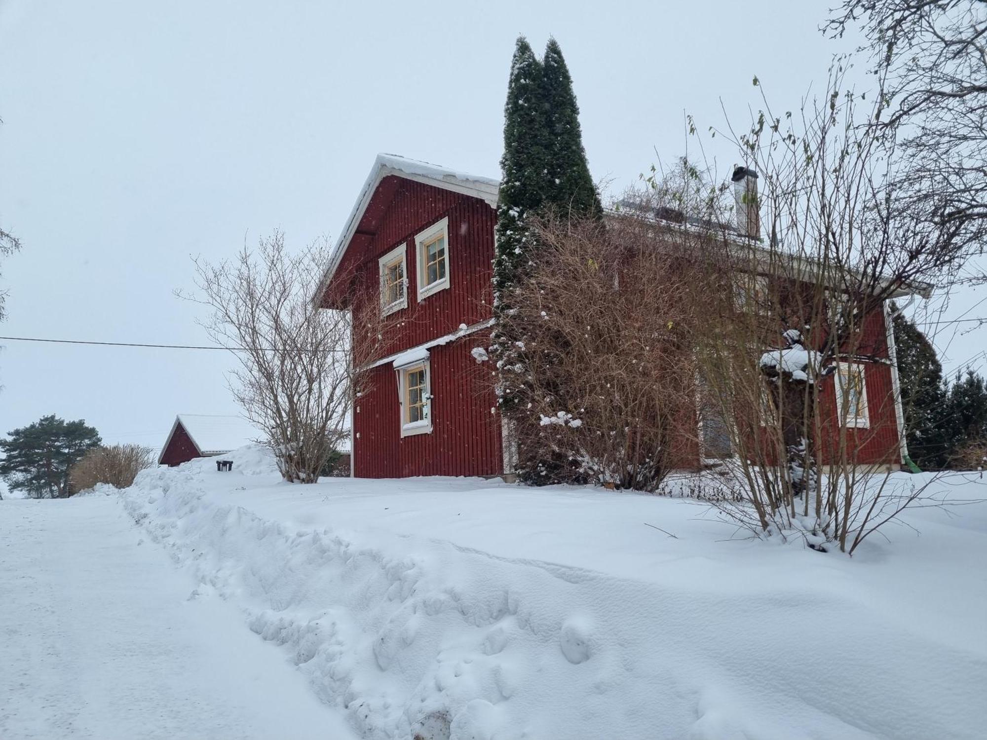 Saellinge House - Cozy Villa With Fireplace And Garden Close To Упсала Екстериор снимка